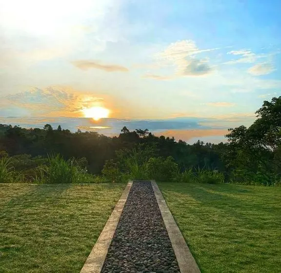 ペンション Besakih Homestay & Villa