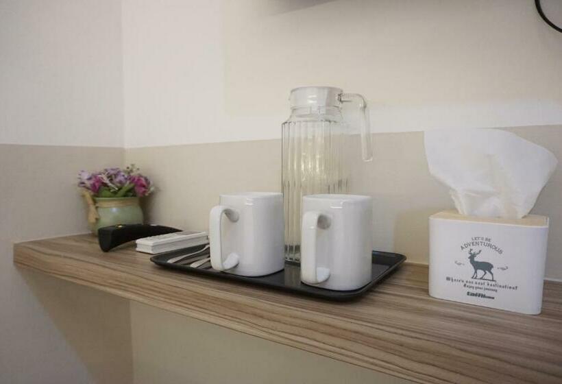 Hostel Aurora House Surabaya