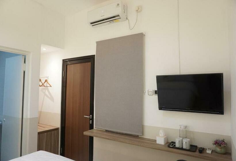 Hostel Aurora House Surabaya