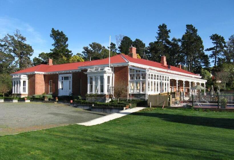 مبيت وإفطار Ugbrooke Country Estate