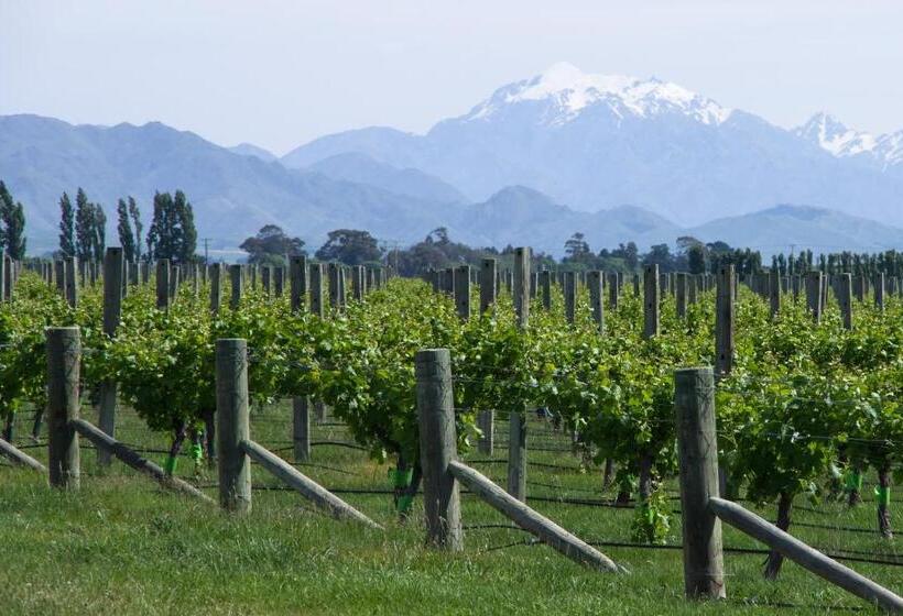 مبيت وإفطار Ugbrooke Country Estate