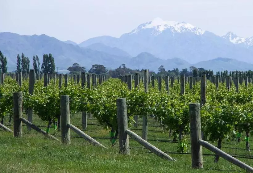 مبيت وإفطار Ugbrooke Country Estate