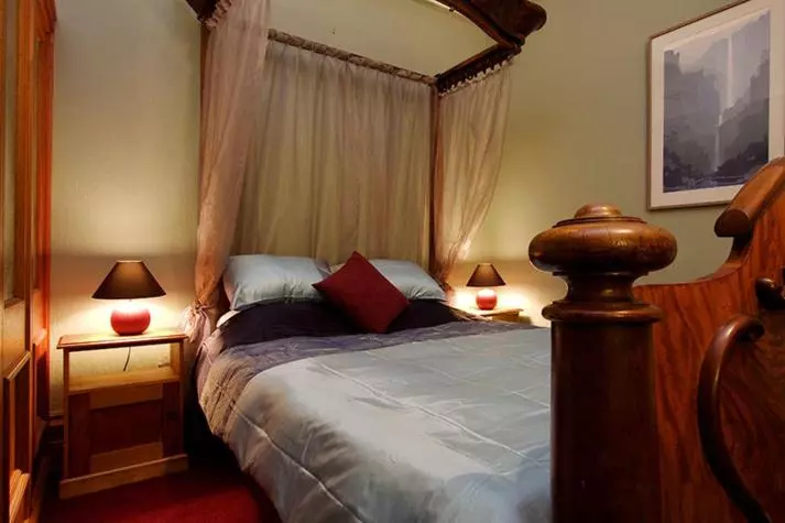 مبيت وإفطار Ugbrooke Country Estate