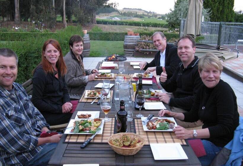 مبيت وإفطار Ugbrooke Country Estate