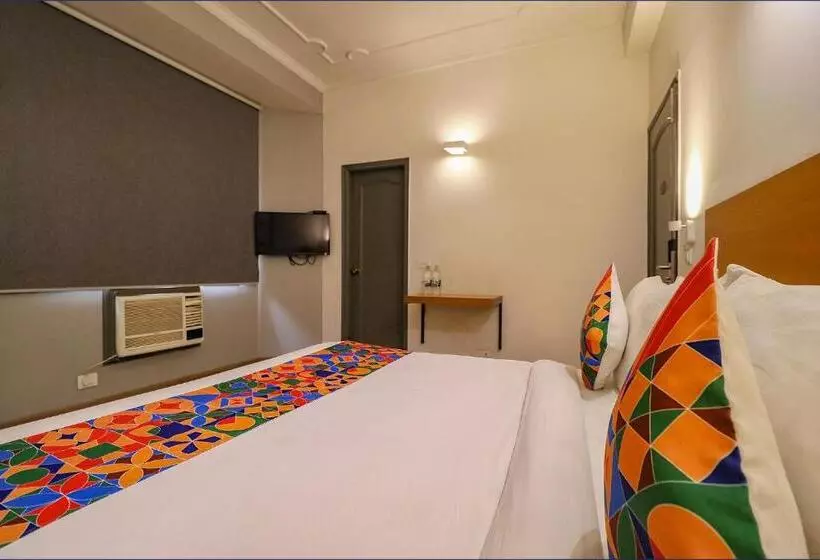 Fabhotel Lord Inn