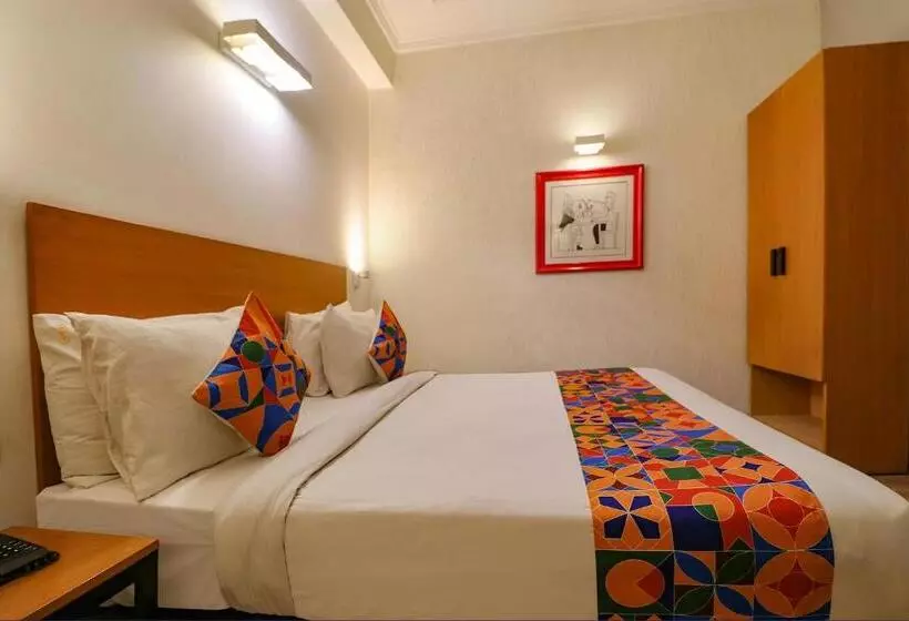 Fabhotel Lord Inn
