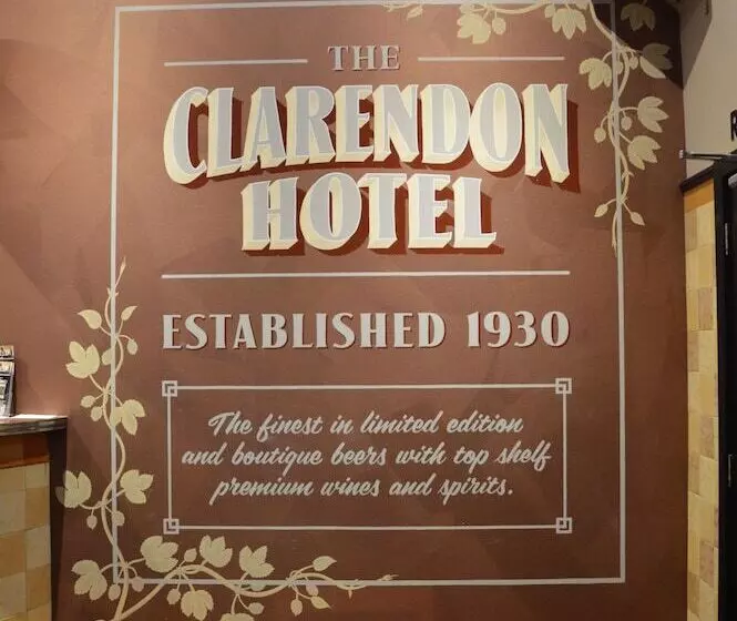 ホテル Clarendon