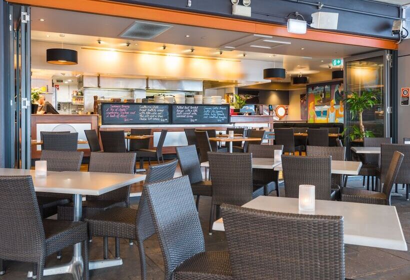 בית מלון כפרי Clarendon