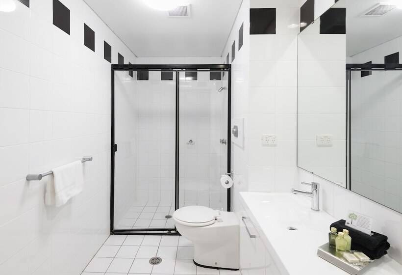 בית מלון כפרי Clarendon