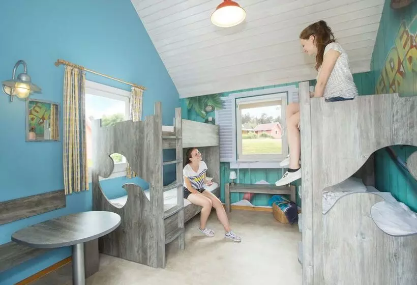 Отель Heide Park Holiday Camp