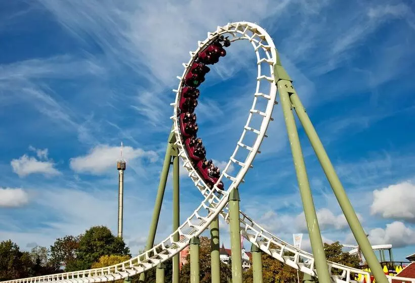 Отель Heide Park Holiday Camp