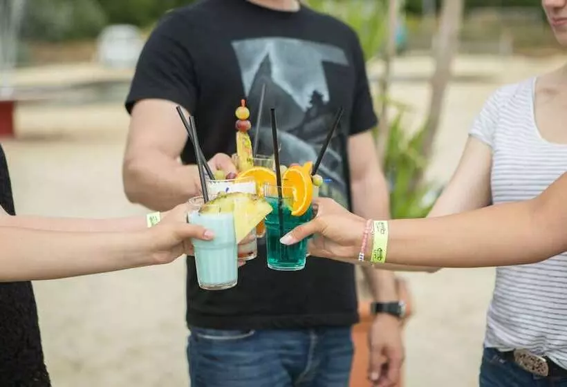 Отель Heide Park Holiday Camp