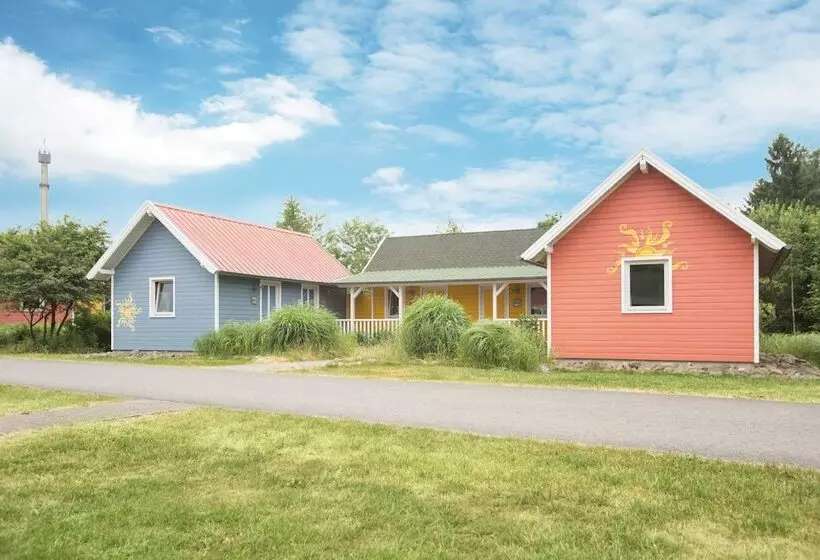 Отель Heide Park Holiday Camp