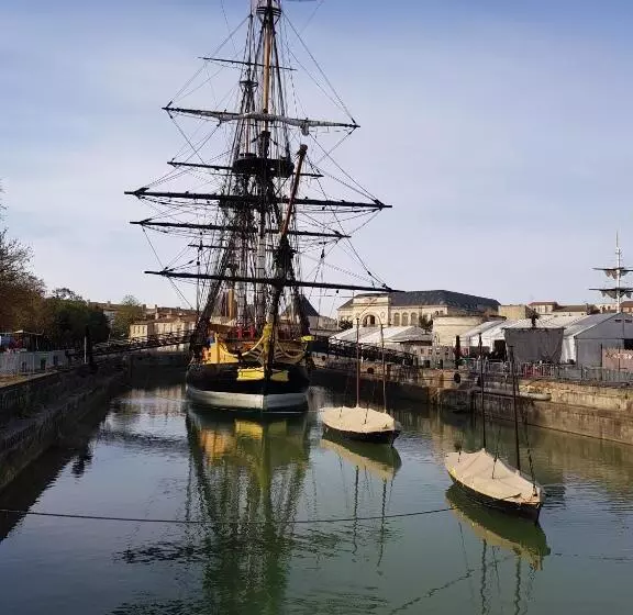 هتل Inn Design  Restaurant L Escale