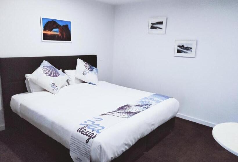 Отель Odyssey Apollo Bay