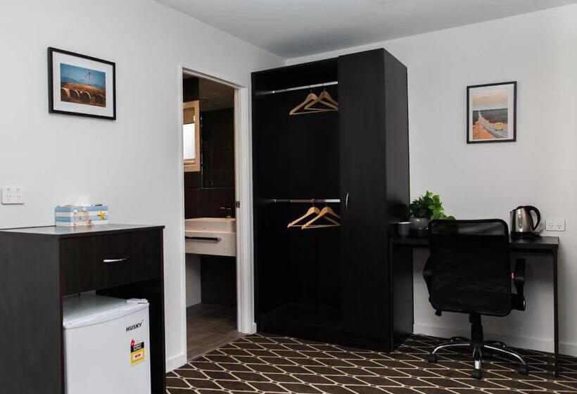 Отель Odyssey Apollo Bay