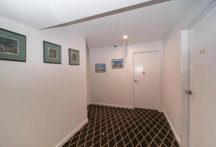 Отель Odyssey Apollo Bay