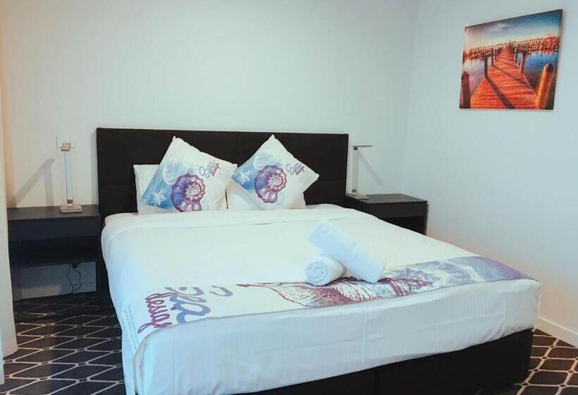 Отель Odyssey Apollo Bay