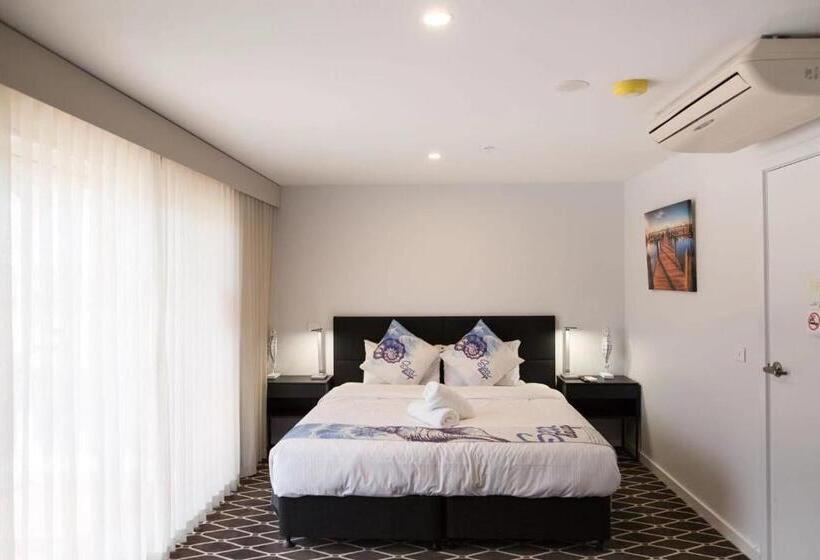 Отель Odyssey Apollo Bay