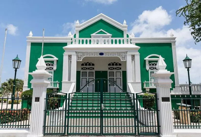 هتل Punto Di Oro Residences