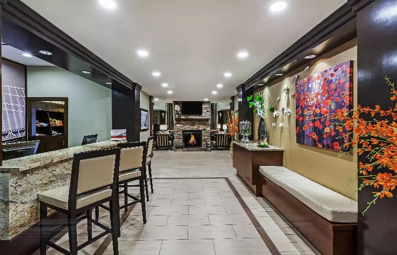 Отель Staybridge Suites Fort Worth Fossil Creek, An Ihg