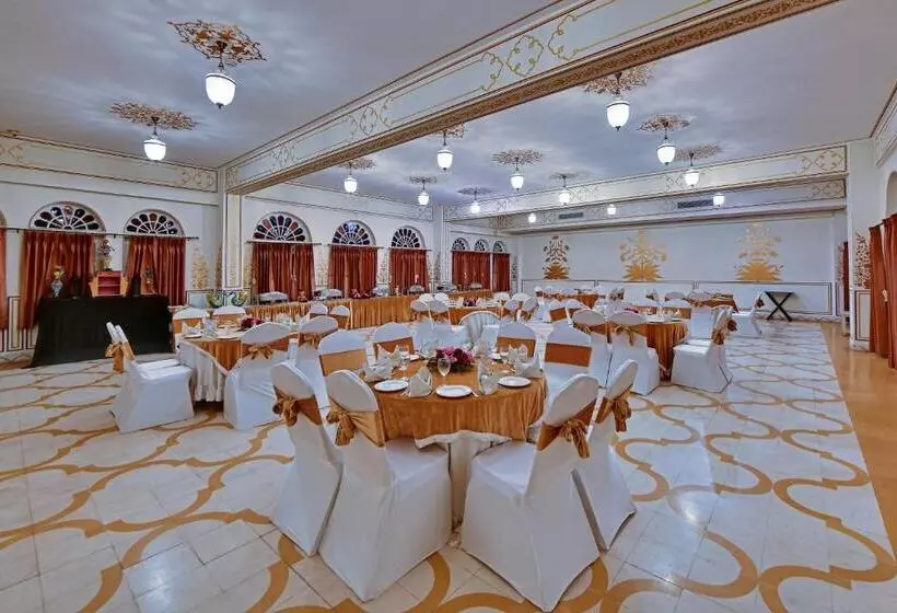 Отель Welcomheritage Ramgarh