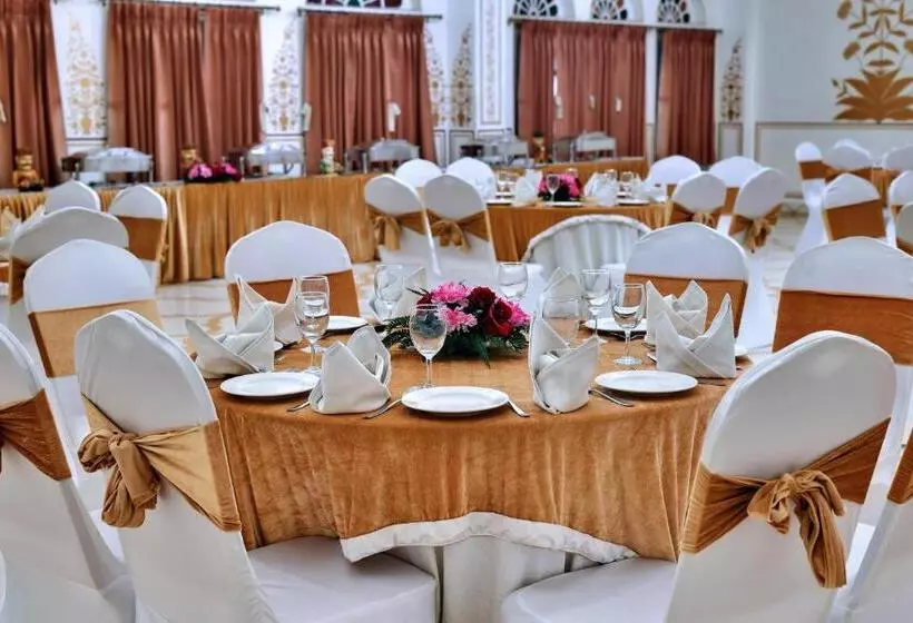 Отель Welcomheritage Ramgarh