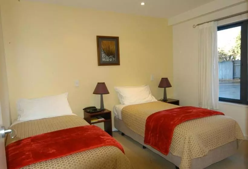 Nautilus Lodge Motel