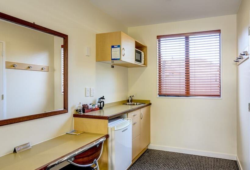 Nautilus Lodge Motel