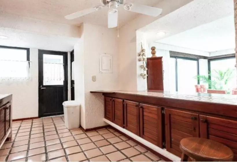 פנסיון Stella Maris Three Bedroom Villa