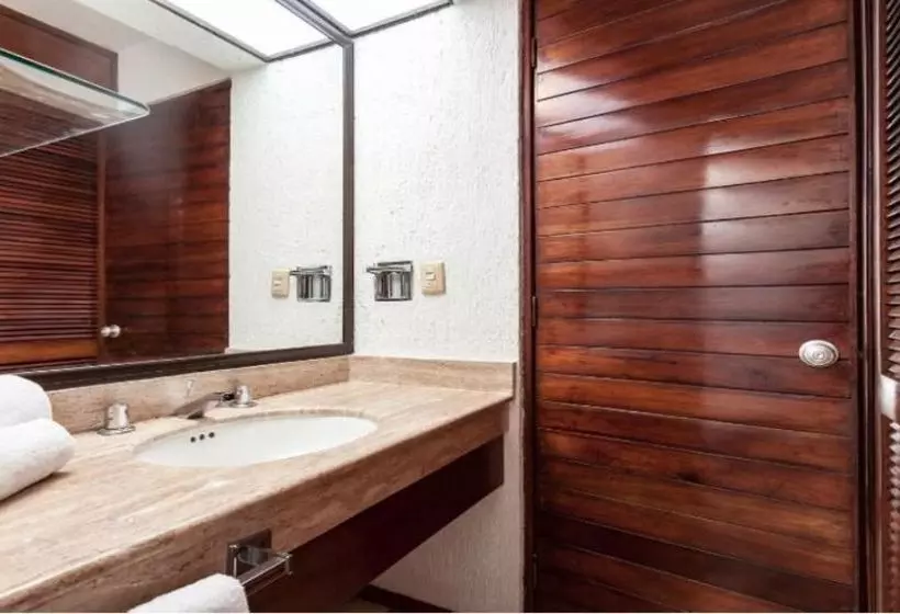 פנסיון Stella Maris Three Bedroom Villa