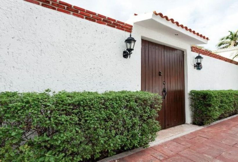 پانسیون Stella Maris Three Bedroom Villa