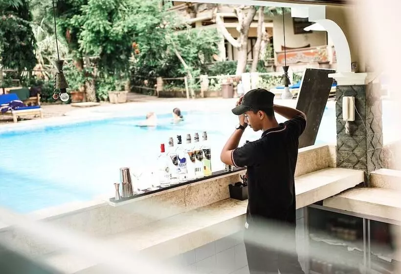 Resort Amed Cafe & Hotel Kebun Wayan