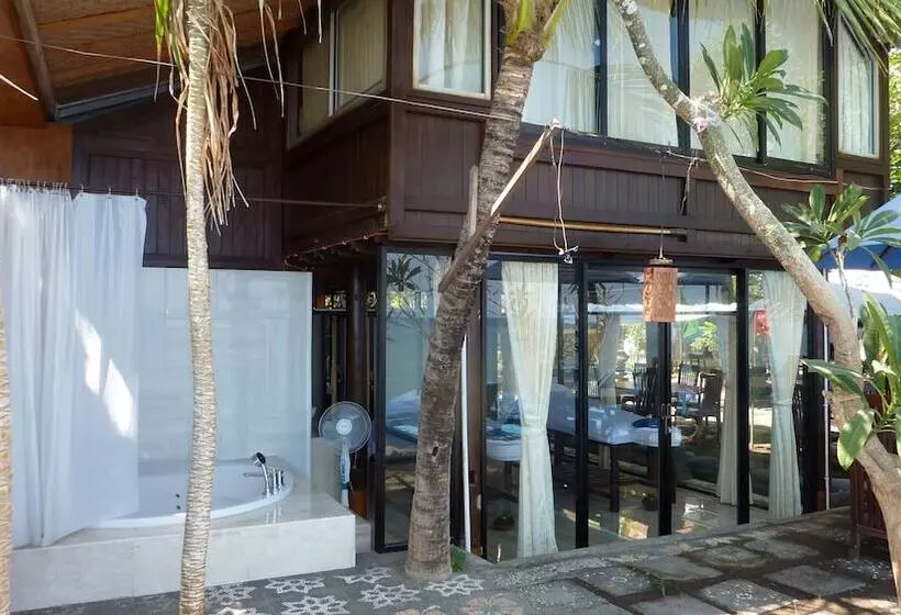 Resort Amed Cafe & Hotel Kebun Wayan