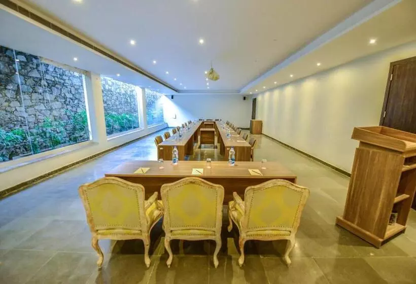 Tatsaraasa Resort & Spa, Udaipur