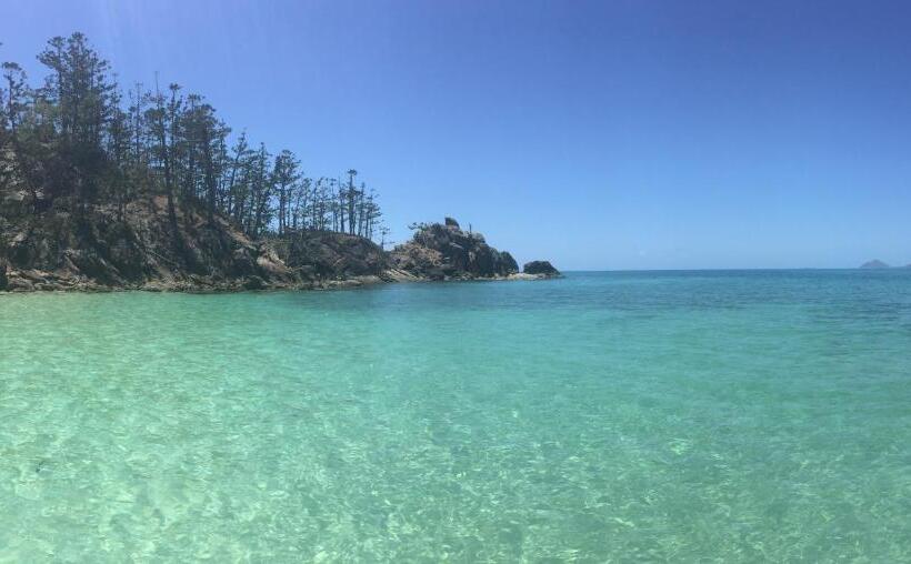 تختخواب و صبحانه Island Views