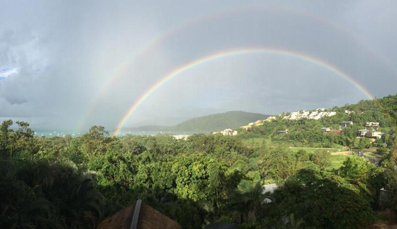 تختخواب و صبحانه Island Views