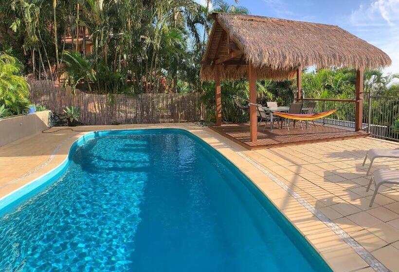 تختخواب و صبحانه Island Views