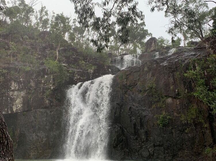 تختخواب و صبحانه Island Views