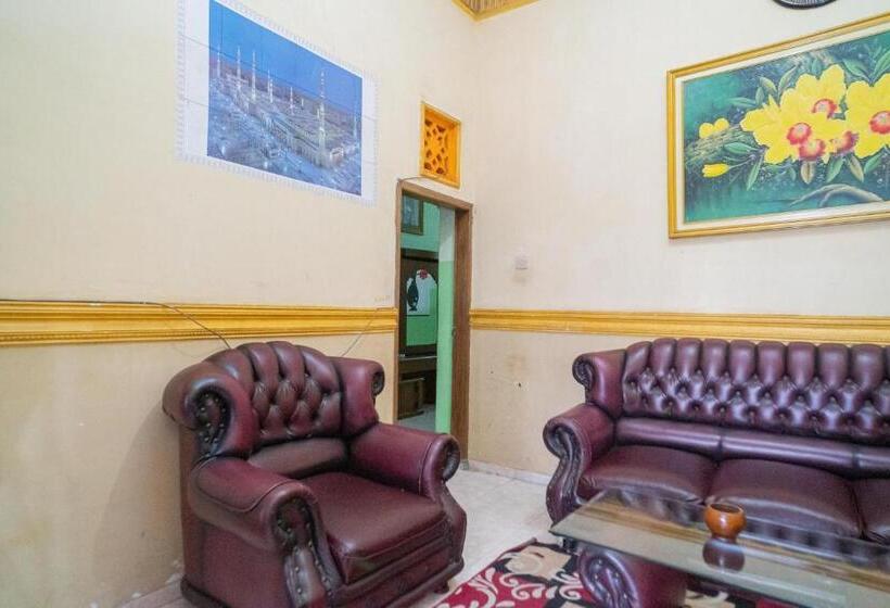 هتل Reddoorz Syariah Near Batu Night Spectacular 3