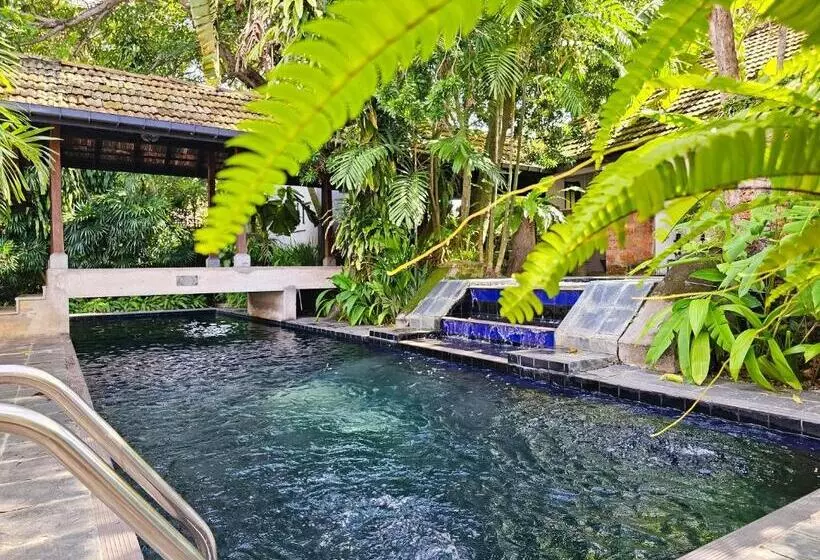 Havelock Place Bungalow