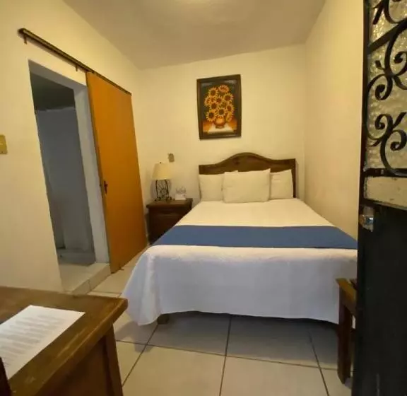 فندق فئة نجمة واحدة Nacional