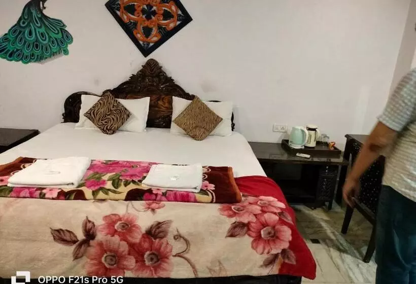 هتل Ganga Monastery