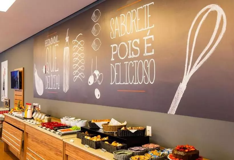 בית מלון כפרי Ibis Canoas Shopping