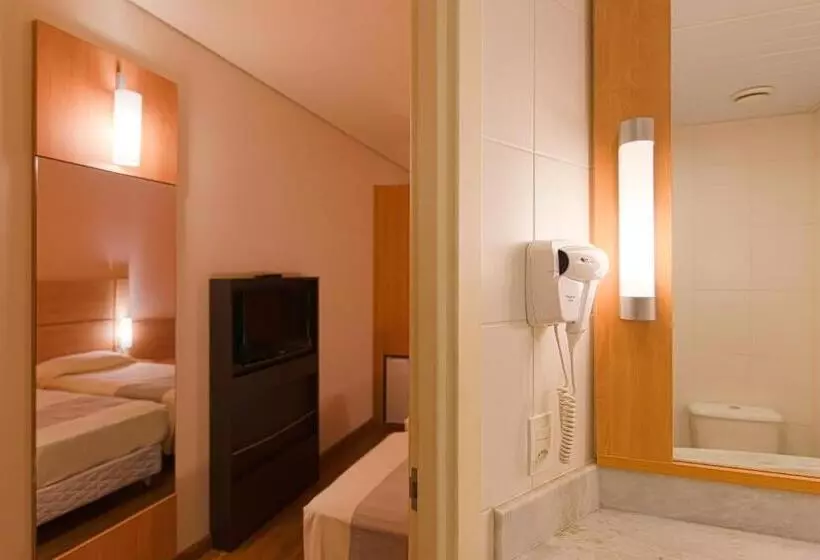 בית מלון כפרי Ibis Canoas Shopping