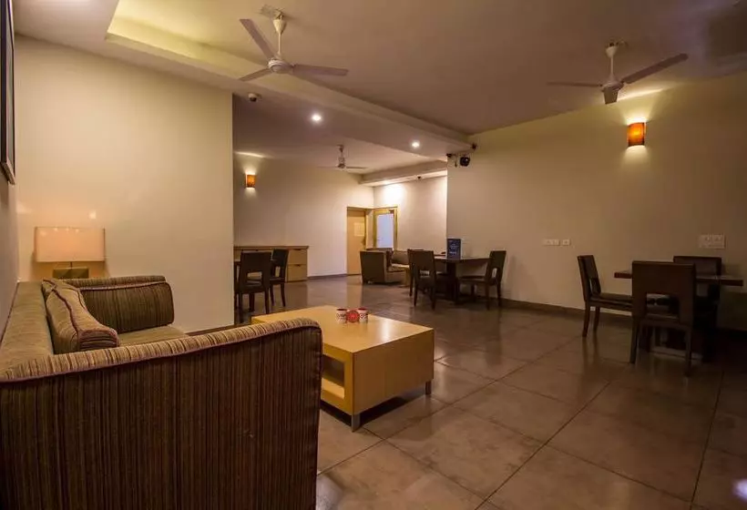 ホテル Oyo Apartments Beach Road