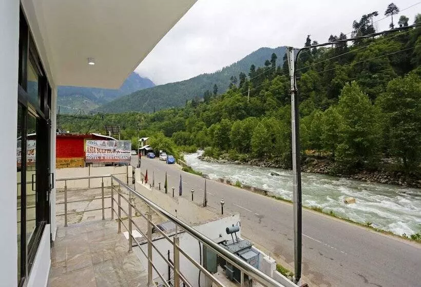 ホテル Oyo Premium Green Tax Barrier Manali