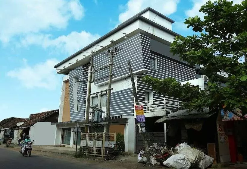 בית מלון כפרי Oyo Rooms Alleppey Inn