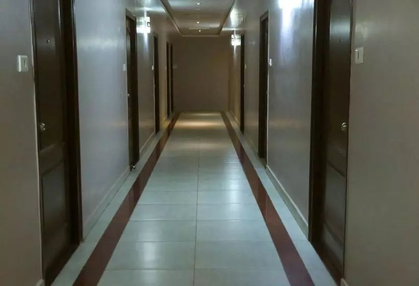 ホテル Oyo Rooms Chandragiri Fort Srivari Mettu