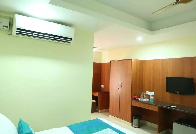 ホテル Oyo Rooms Chandragiri Fort Srivari Mettu